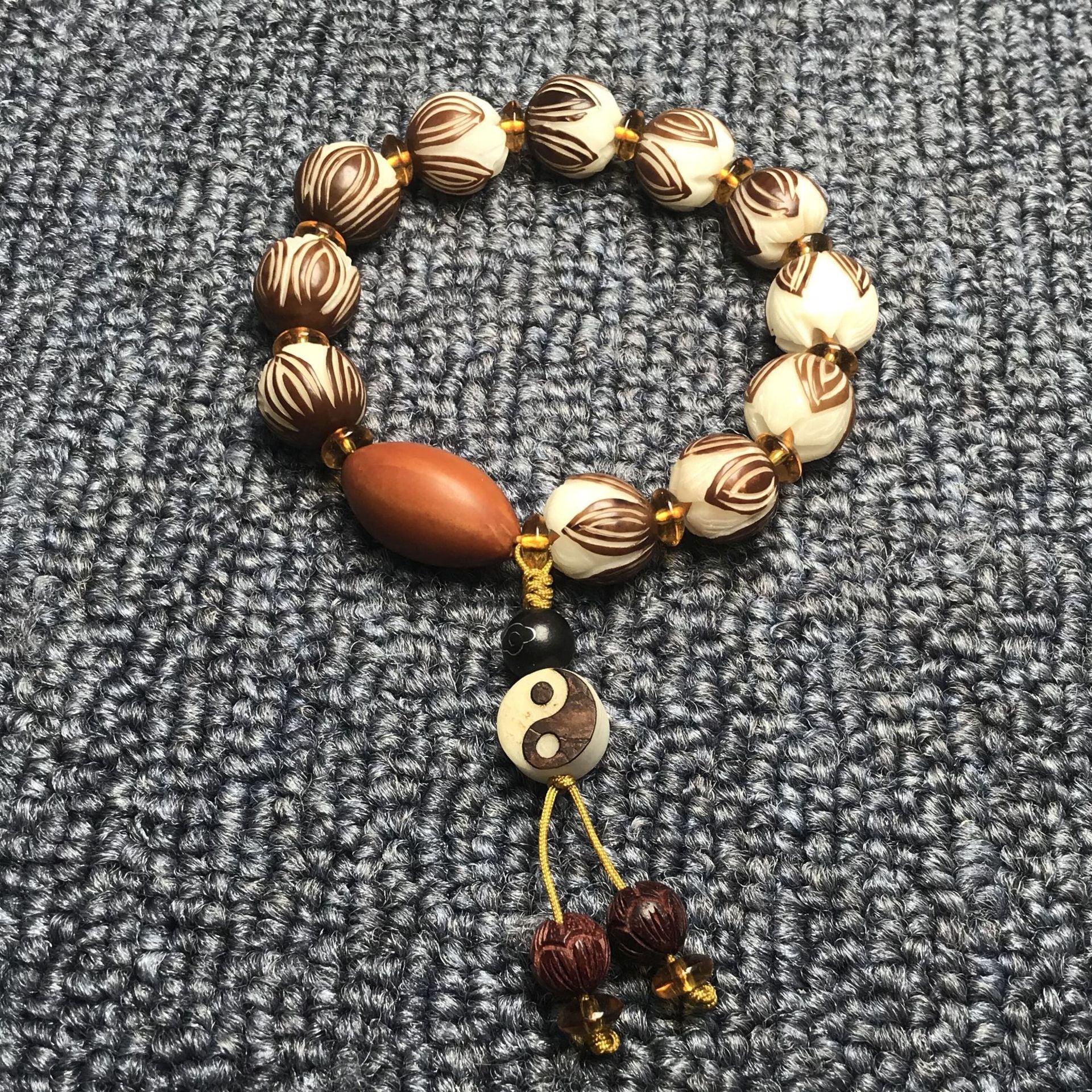 Serenemyst White Jade Bodhi Seed Root Carved Meditation Bracelet