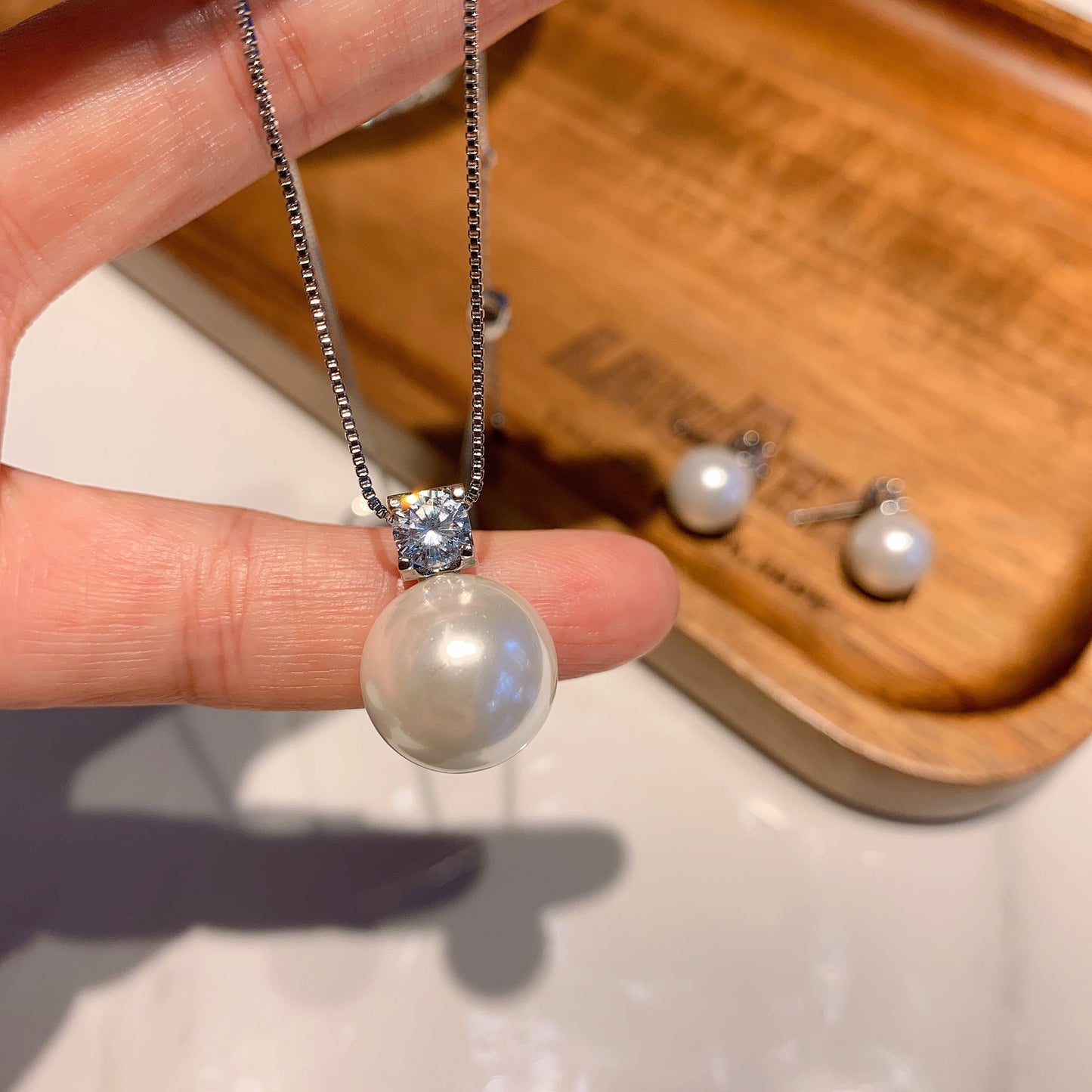 Serenemyst Natural Round Pearl Alloy Inlaid Diamond Healing Charm Necklace Earrings