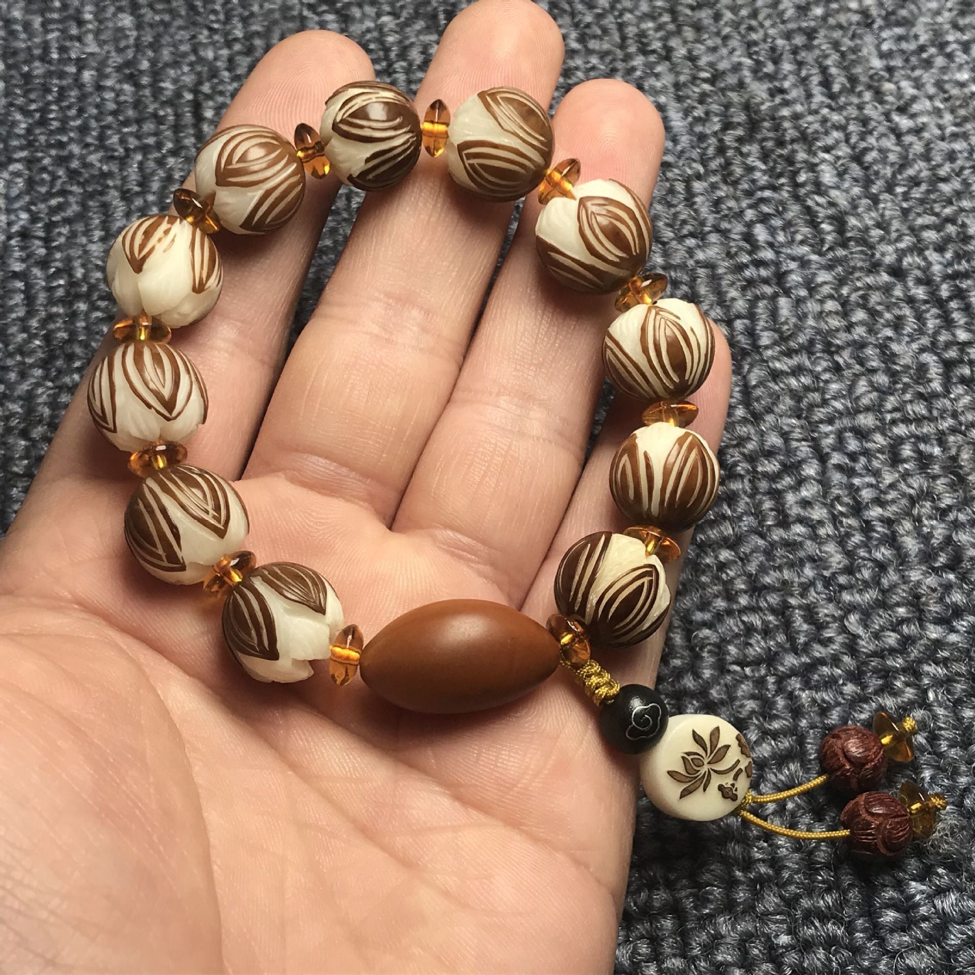 Serenemyst White Jade Bodhi Seed Root Carved Meditation Bracelet